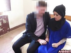 Amateur Muslim Exploited Her Natural Beauty By Having Hot Fellatio On Big Cock Hotel Staff